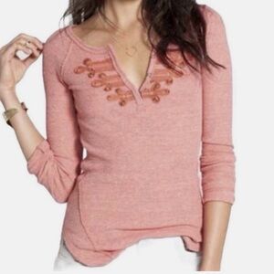 WE THE FREE - Free People coral textured v-neck long sleeve